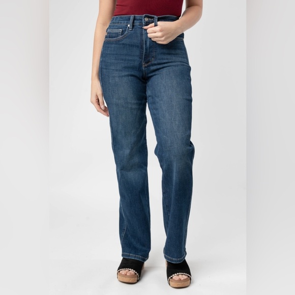 Judy Blue Tummy Control Classic Straight Jean 13/31 NWT - Picture 1 of 5